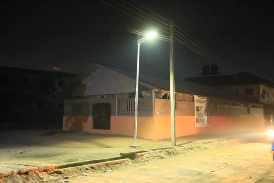 SOLAR STREET LIGHTS: EBRUMEDE Installation of solar street lights in Ebrumede Community, Uvwie Local Government Area of Delta State.