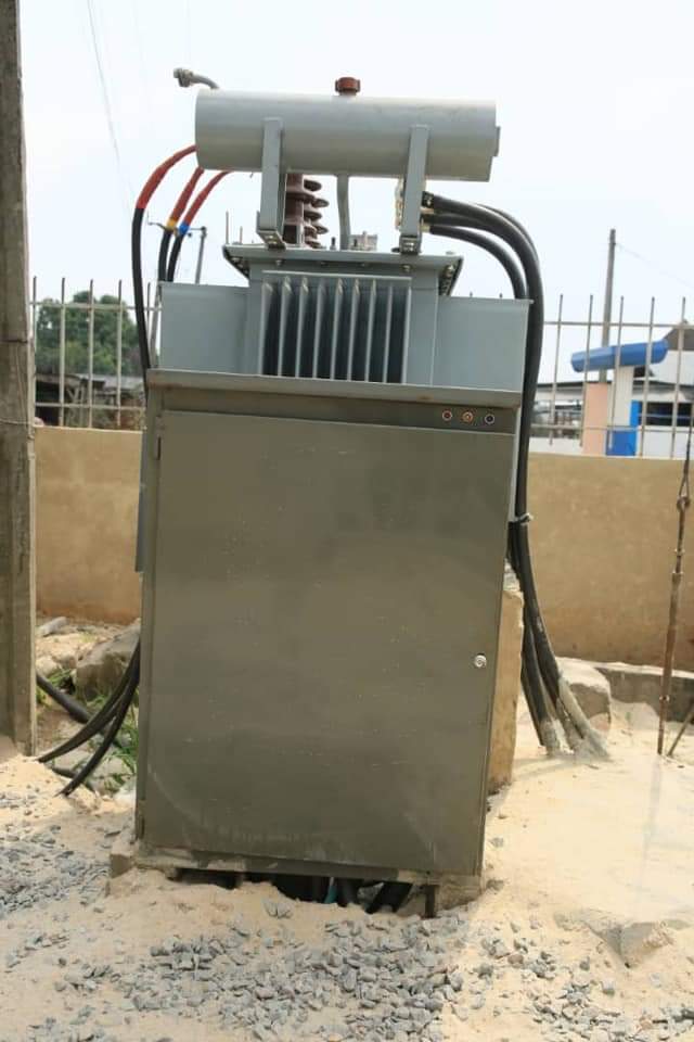 PROJECTS INTERVENTION: AGBARHO (2)Ongoing installation of 500KVA Transformer at Ohrerhe Junction, Agbarho, Ughelli North Local Government Area of Delta State.
