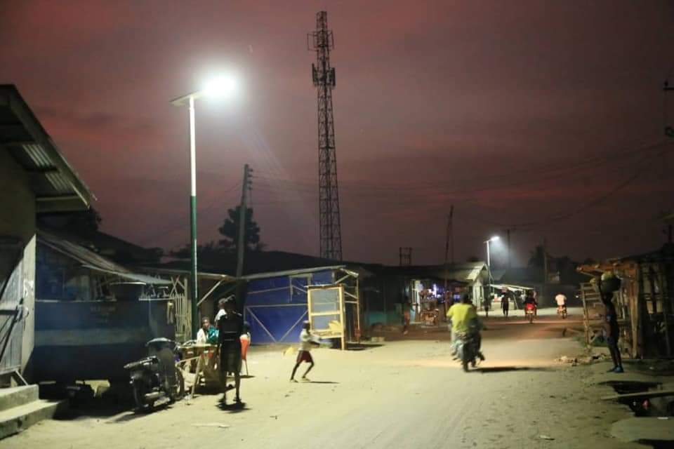 SOLAR STREET LIGHTS: EGBO-UHURIE Installation of solar street lights in Egbo-Urhurie Community in Ughelli South Local Government Area of Delta State.