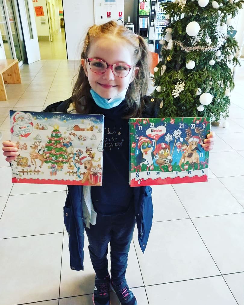 FLMNantes's tweet photo. Un début d'année qui démarre par de jolis messages et photos de la part des enfants de l'@Esean_Nantes
On espère que le 🍫🍫🍫 était bon...
Merci aux enfants de l'école Dervallières Chézine pour les jolis lettres de remerciements. 
Belle et heureuse année à tous... https://t.co/MTXQLBe28p