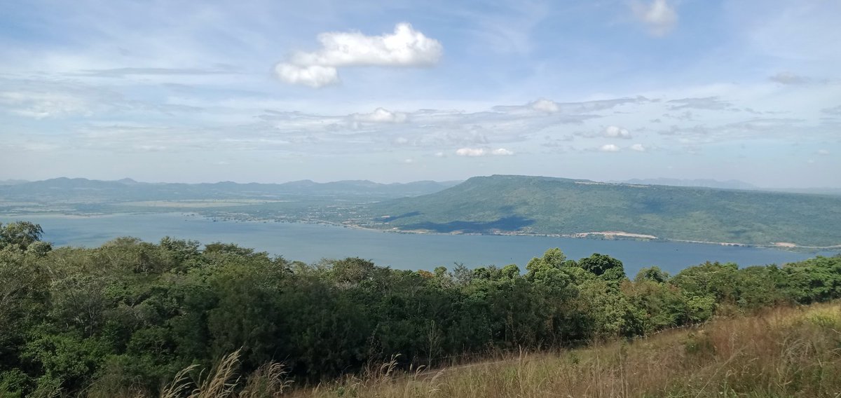 Mountains and dams.
.
.
#mountain 
.
.
#trip  #landscapehunter  #landscapestyles #landscape #tree #natureonly #naturelover  #naturediversity #trees #landscape #view #treescape  #naturephoto #naturelovers  #sky  #naturer  #naturephotography  #landscapelovers #amazing