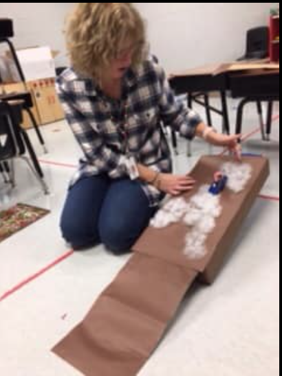 TeacherAllison's tweet photo. Sending *virtual* high fives to all of the teachers and families back at school this week! Over the break @CarlenaSheeran shared these pictures of their little learners engaged in #handsonSTEAM while learning at home! WOW! Way to go little scientist and amazing Ts! @GRRECKY #STEM https://t.co/XT1LYOjlew