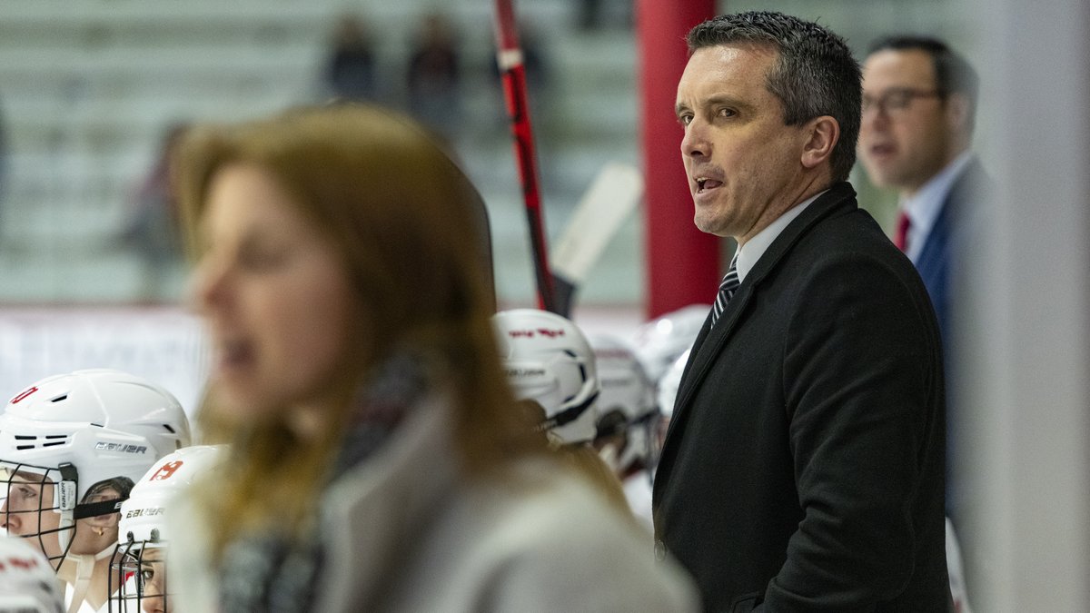 WIH: You’ve seen the roster pages filled with amazing student-athletes, now get to know our @CornellWHockey coaching staff, led by The Everett Family Head Coach of Women’s Ice Hockey Doug Derraugh! #TeamTuesday #YellCornell
LINK: https://t.co/RwD87CIKQi https://t.co/xMOMzCdL9u