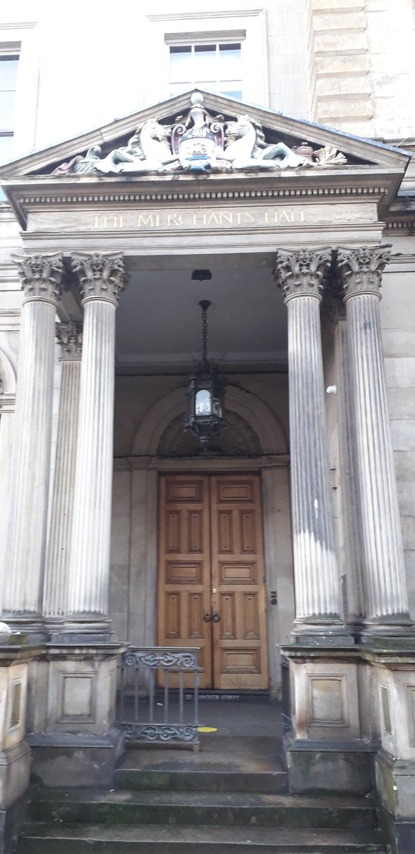 aljaroo1874's tweet photo. Up town today on #HanoverSt #Edinburgh the failed #GlasgowBank became the #TheMerchantHall 1879
#NeoClassical frontage
#CorinthianColumns
@SecretEdin
#HiddenEdinburgh
#LookUp https://t.co/IgsK7ijPgZ