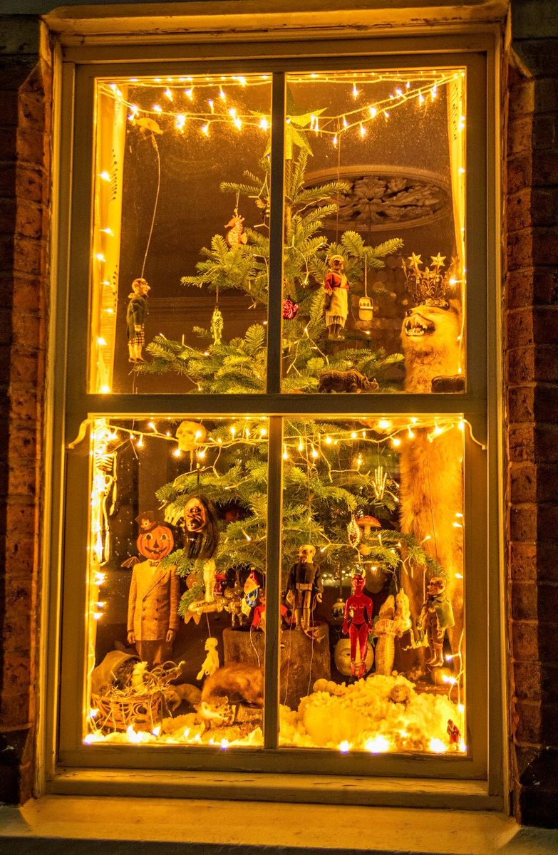 neilnezkendall's tweet photo. Iβll miss my window thank you for all the many comments on it #decsdown #Christmas #christmaswindow https://t.co/WQXXTVwRbK