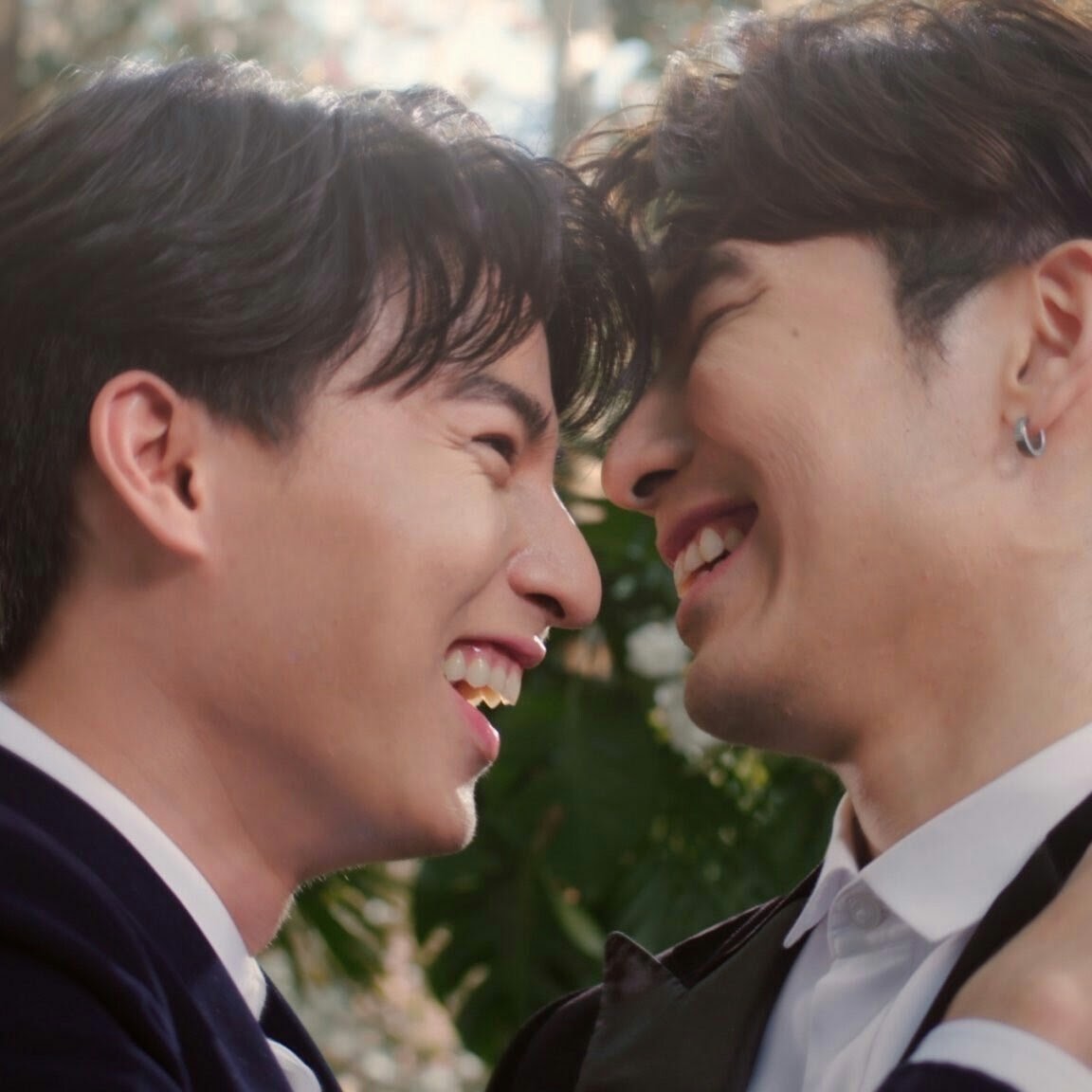 BEST MEWGULF MOMENTS 2020 RANKINGS#12. when mewgulf shot a vtr of them getting married on their first anniversary together [123 votes] 3.84%