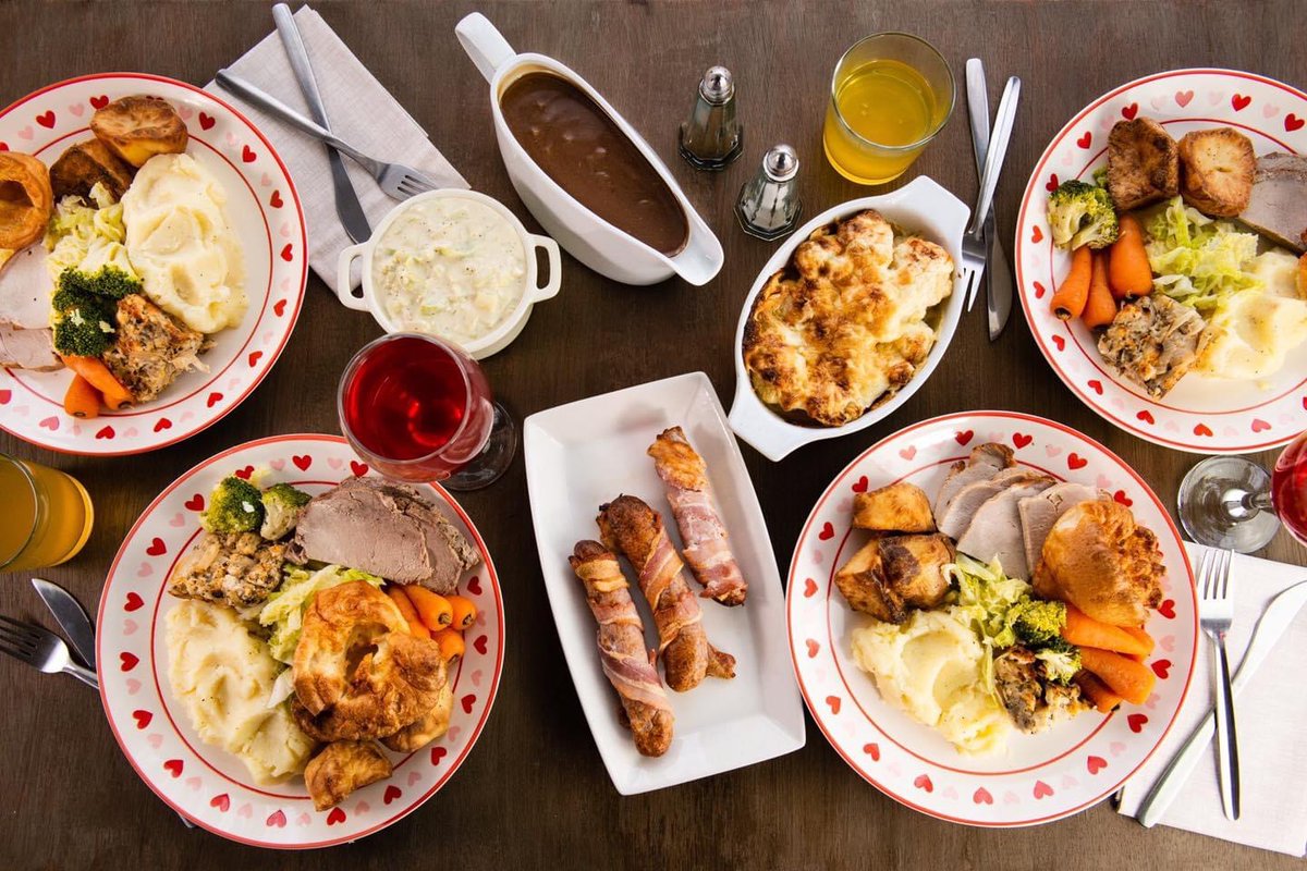 🍴Sunday🍴

Sunday and no roast dinner delievies seems very strange! 😆 Like Torvill without Dean! Jack without Jill or beauty without the Beast 😆 

However we will be back bigger and better on the 17th January for our roast dinners with added specials each week 😋