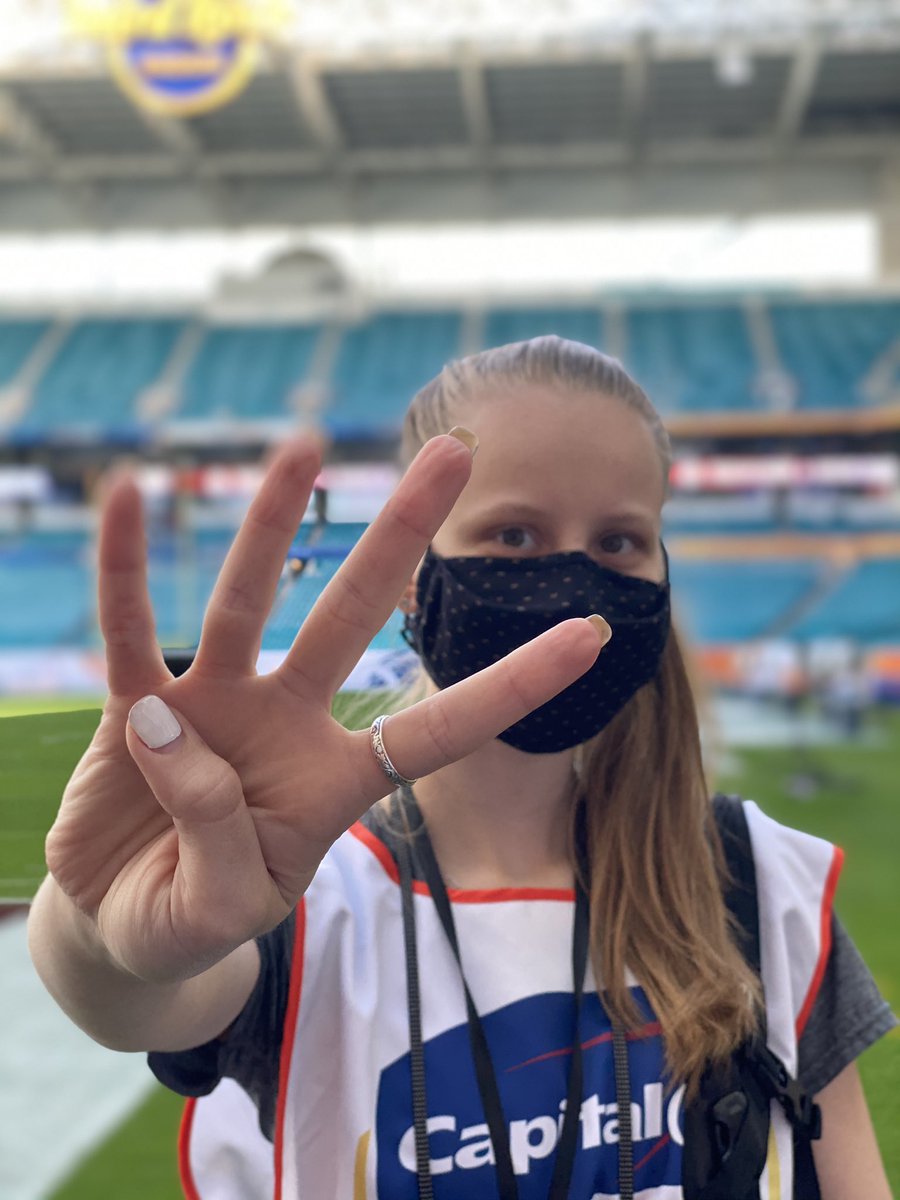 I’m no rookie... I’ve got 4 Orange Bowls under my belt now 😆📸🍊

-stay tuned for some of my favorite shots I took of the 87th Orange Bowl! 🏈🍊