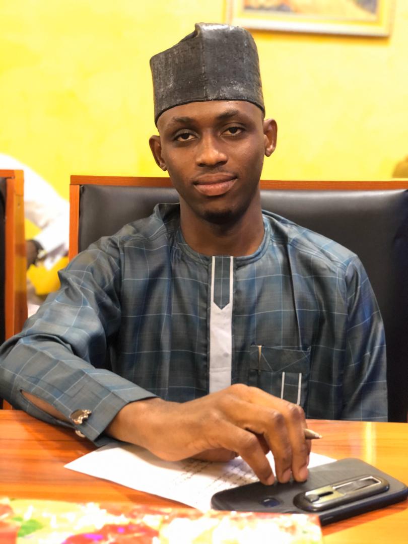 YoungAamirr's tweet image. “Wato Duk Wani Taro, Maza Sunfi Mata Yawa. Banda Bikin Saukar Alqur'ani da zuwa Islamiyya.” ~ Fatima Yakasai.
Wai Shin Ya Maganar nan take ne...
#sundayvibes #ThanksgivingSunday
#Class2012 #SecondarySchoolMates
Staff Secondary School F.C.E Kano