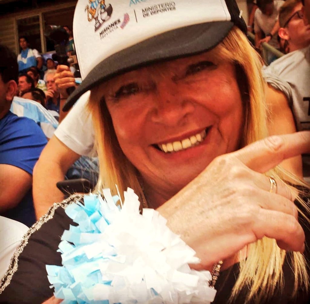 Como te extrañamos..cada día más! Nos queda el recuerdo de las risas, los abrazos, los encuentros con colegas, los grandes congresos, la lucha que la llevaste al hombro siempre pensando en los docentes. Te queremos siempre Marilú💝💖 #MarilúEterna