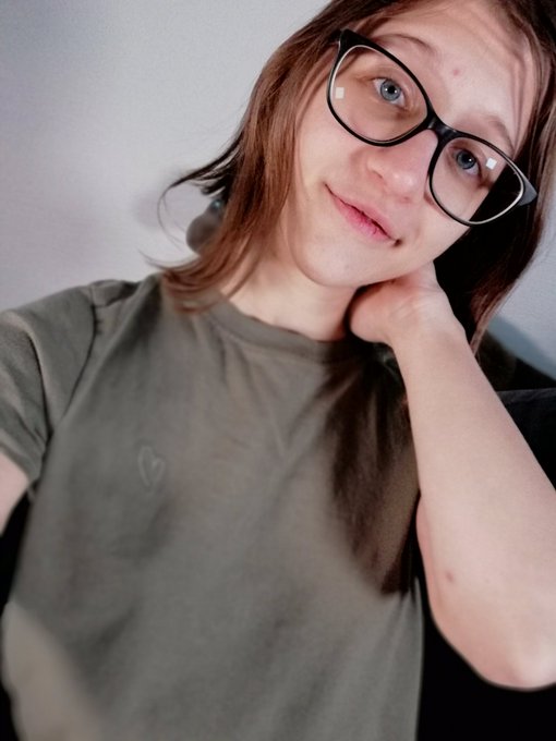 It's me, but in slightly more normal clothes // https://t.co/nlSxQ18U0E https://t.co/hthWqfosEJ<a href="/tag/manyvids"class="tags"><span>#manyvids</span></a><a href="/tag/mvsales"class="tags"><span>#mvsales</span></a>