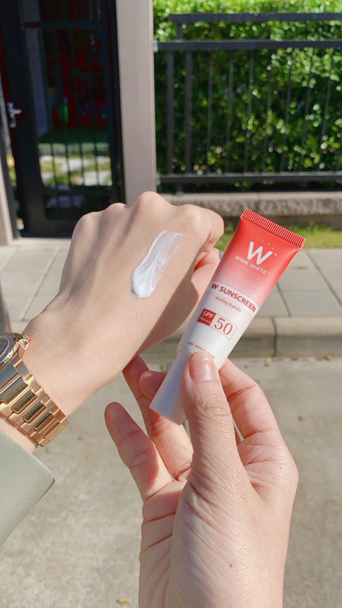 kamyuibakery_17's tweet photo. กันแดดหน้า #Wsunscreen ☀️
SPF50 PA+++ ที่ปกป้องผิวหน้าจากแสงแดด
สำคัญไม่แพ้การบำรุง ก็คือกันแดดน้าทุกคน
อย่าลืมทากันแดดทุกวันนะคะ เพื่อผิวหนัาที่ดี
1 หลอด = 290.-
2 แถม 1 = 550.- ส่งฟรี
.
.
.
#WINKWHITE #กันแดดหน้าเงา #กันแดด #กันแดดหน้า #ฉันจะสวย #howtoperfect #howtobeauty https://t.co/mfTDYMHJzY
