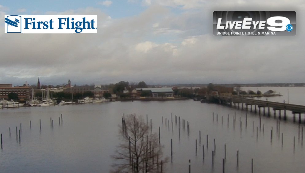 wnct9's tweet photo. The last of the showers are pushing towards the coast.  Overcast conditions will start the day, but you can already see a sneak peek of blue skies behind the clouds in New Bern. I hope you all can enjoy this warm Sunday Funday ahead!

Meteorologist Zoe Mintz
#FirstAlert9 https://t.co/J9i4cNpocp