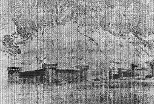The Two Forts of DroshThe fort of Drosh was built over the Kunar River to protect the southern route into Chitral.During the 1895 expedition, Umra Khan would built a second fort at Drosh which was eventually razed by the British. The two can be seen in this picture.