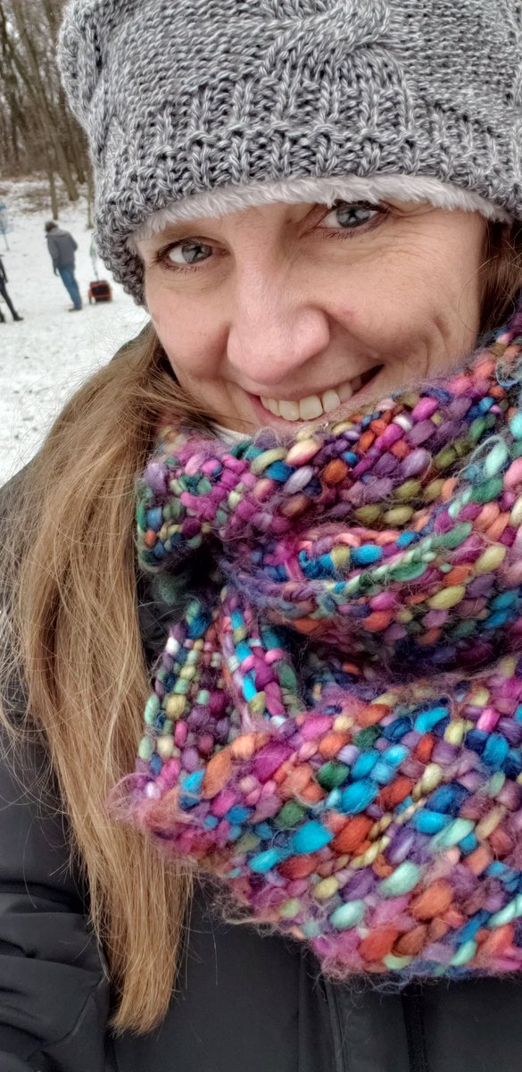 Steph_A_Douglas's tweet image. A walk through the woods.
Distanced. Outdoors. Cold. Crunchy. 
Heart warmed by friends&apos; smiles.
#2021willbebetter