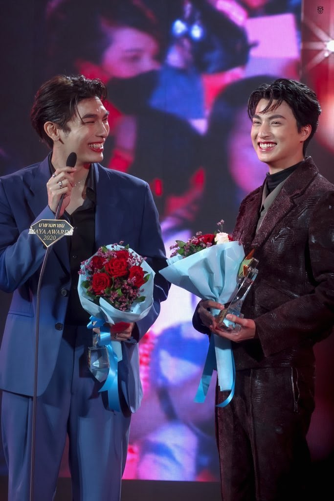 BEST MEWGULF MOMENTS 2020 RANKINGS#29. when mewgulf won the best couple award [79 votes] 2.46%