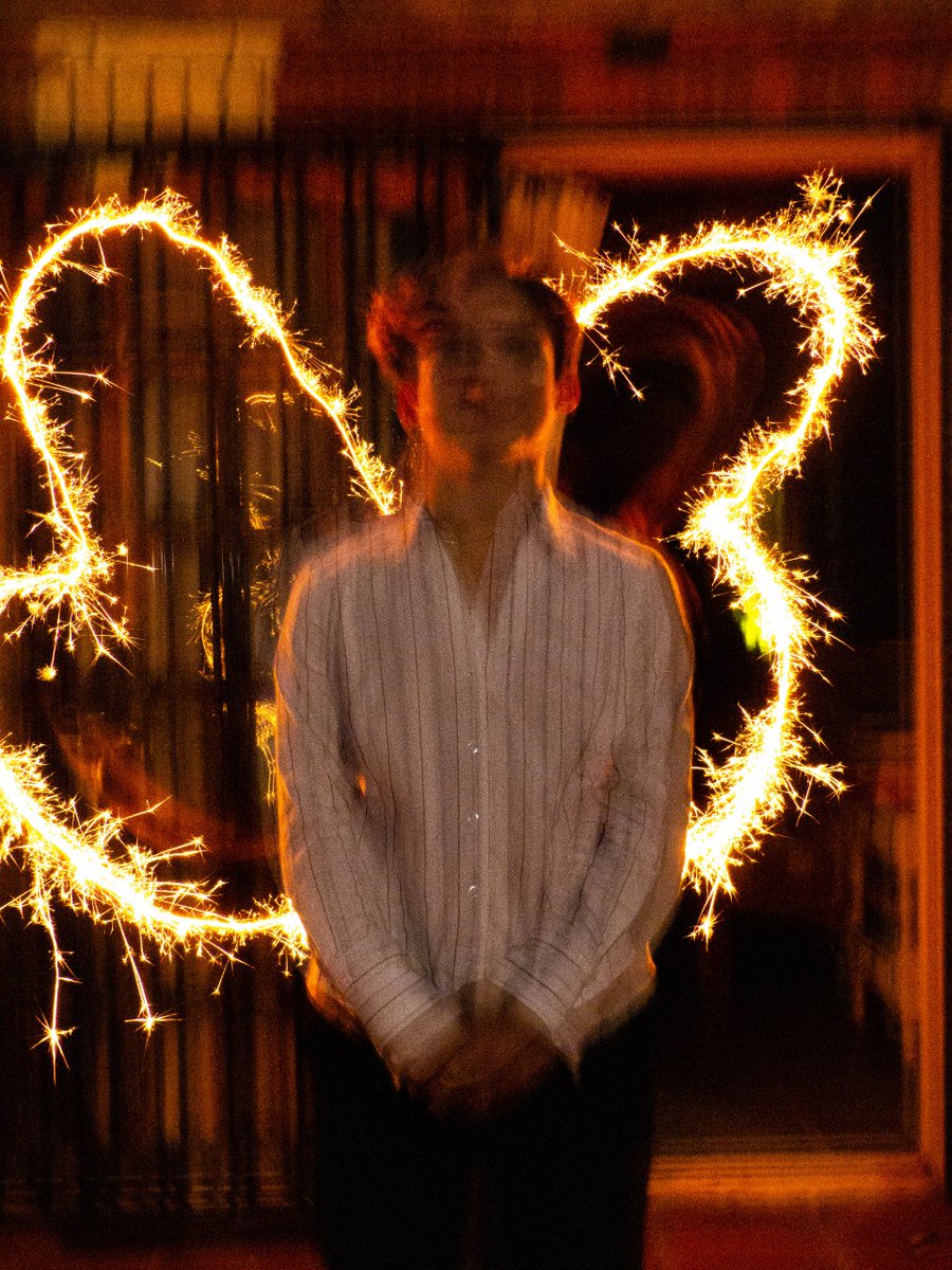 natumendez's tweet photo. @TinkeringStudio #LightPainting #LEDitGlow https://t.co/OnL7Bx6iqz