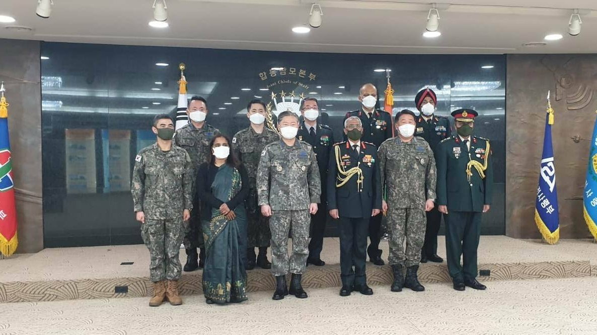 • Dec 28-30 : South KoreaGen Naravane met with South Korea's Defence Minister, Army chief, Chairman of Joint Chiefs of Staff, and Minister of Defence Acquisition Planning Administration. Talks were held about partnership in developing the Indian defence industry base