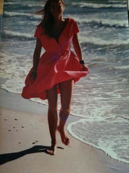 MarieShani's tweet photo. Quand Facebook te renvoie ta jeunesse en pleine face pour te rappeler que tu as eu une belle vie #Almanarre #Var #Varitude https://t.co/K5HR5qGEJG