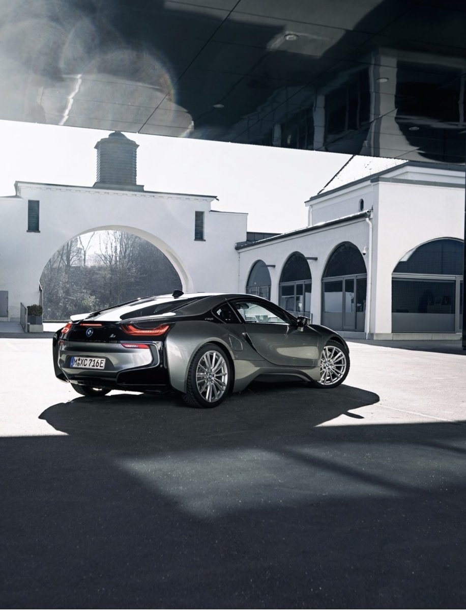 AutoEZ_com's tweet image. The BMW i8 Coupé has stopped production in 2020. What’s next? #bmw