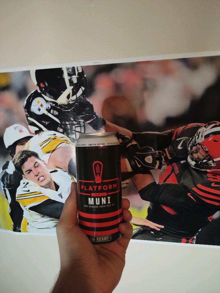 erack07's tweet photo. Let's go @Browns!
@PlatformBeerco #Browns #drinkplatform #muni #BeatSteelers #gameday #dawgcheck #BrownsTwitter #Pittspuke #CLE #PITvsCLE #DawgPound #GoBrowns #Squeelers #Steelers #Twistedmeme will be announced tomorrow afternoon!
#HereWeGoBrownies #Believeland #Playoffbound https://t.co/NE3KIGyhkq