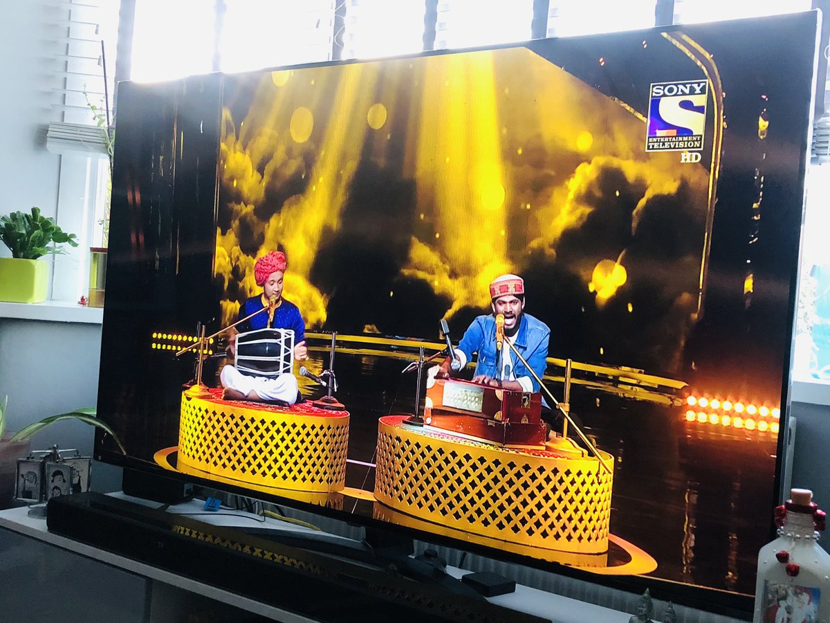 cpiyush's tweet photo. @VishalDadlani @SonyTV Have been watching this performance from recording again and again.. so amazed and thankful for witnessing such an amazing talent.. #indianidol12 https://t.co/PhKIHbuyAJ
