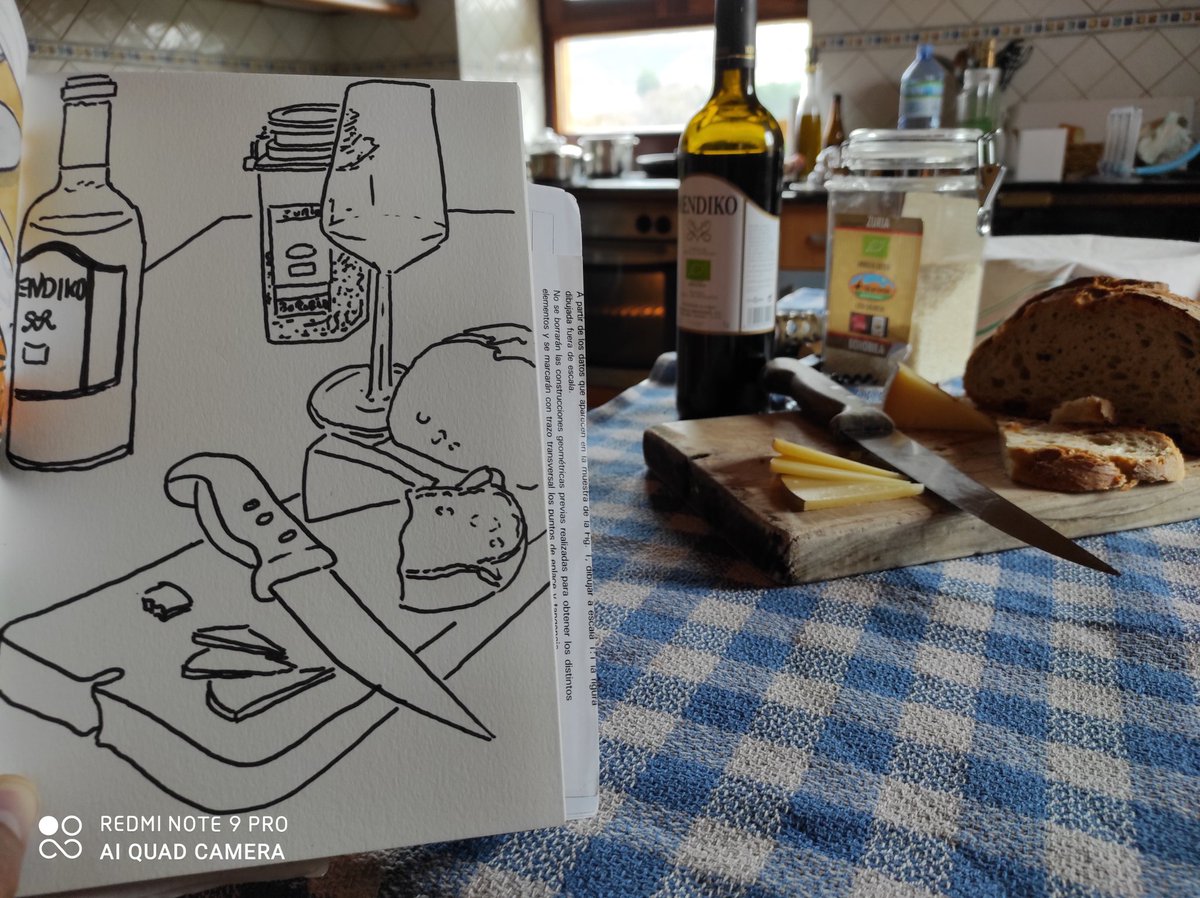 txikerretxea's tweet image. Gaurko bazkarian @errigora|ko arroza, Argedasekoa, #Mendiko ardoa, eta #Iturri piperrak, #Zalla|ko #Juantxu|ren txuleta eta #Antzuola|ko Pikunieta baserriko gazta, borobiltzeko.
Orain #Balmaseda|ko @Kaitxo2017 kafea eta txokolatea leihoaren beste aldean malutak metatu bitartean!