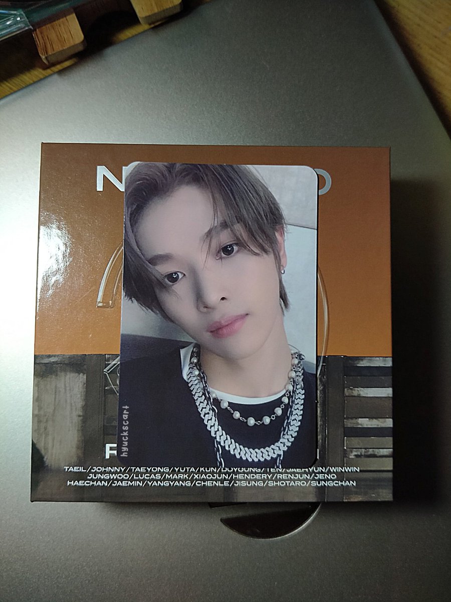 hyuckscart's tweet image. wtt only! 
help rt &amp;gt;&amp;lt;

have : sungchan future kihno pc
want : haechan past or future kihno pc

— onhand
— mint condition
— will send pic and vid upon request!

DM! &amp;lt;333