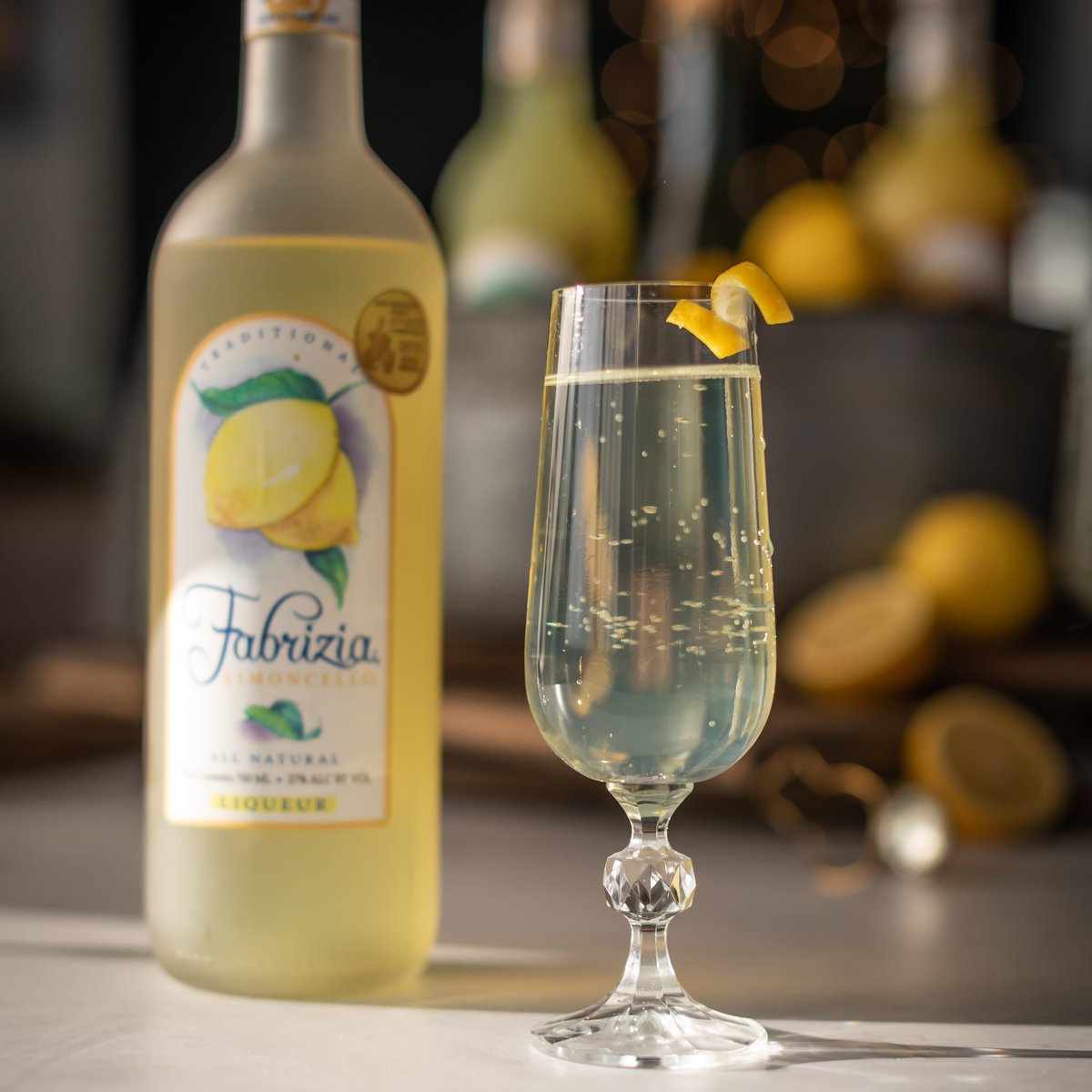 Here's to the last day of vacation and the real start of 2021. Let's do this 👊. Salute 🇮🇹

*2 oz limoncello in a flute glass
*Top with champagne 🍾 

Thanks to <a href="/alliebeau/">Allie Beauchesne</a> for the amazing work.

#limoncello
#fabrizia #cocktail #cocktails #cocktailrecipes #Italiancuisine