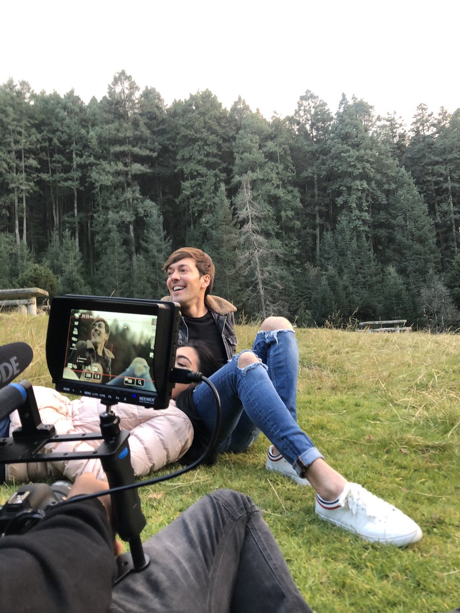 rogerlateshow's tweet photo. 🎬EPISODIO FINAL DE #SOYROGER 🎞 Disponible en el IG de @rogergzz ahora tienen el poder de decidir si continúa la historia ¿Creen que sea el final? 😏🤯📽Aún hay secretos por descubrir, 100K views y continuamos la historia🎞
👉🏻https://t.co/OLPB7hUf54 https://t.co/1sDPBVufuN