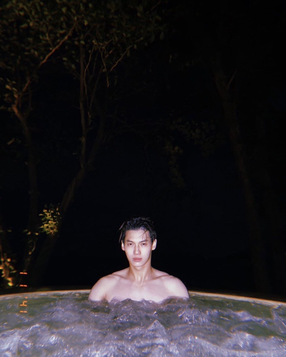 xiupooo's tweet photo. 只要我想，你们永远是一起的。
💚💛🐰🐼
In my heart, they just went on holiday together.😂😂
#winmetawin #Lukevoyage #Lukewin https://t.co/UBDSnkZKA1