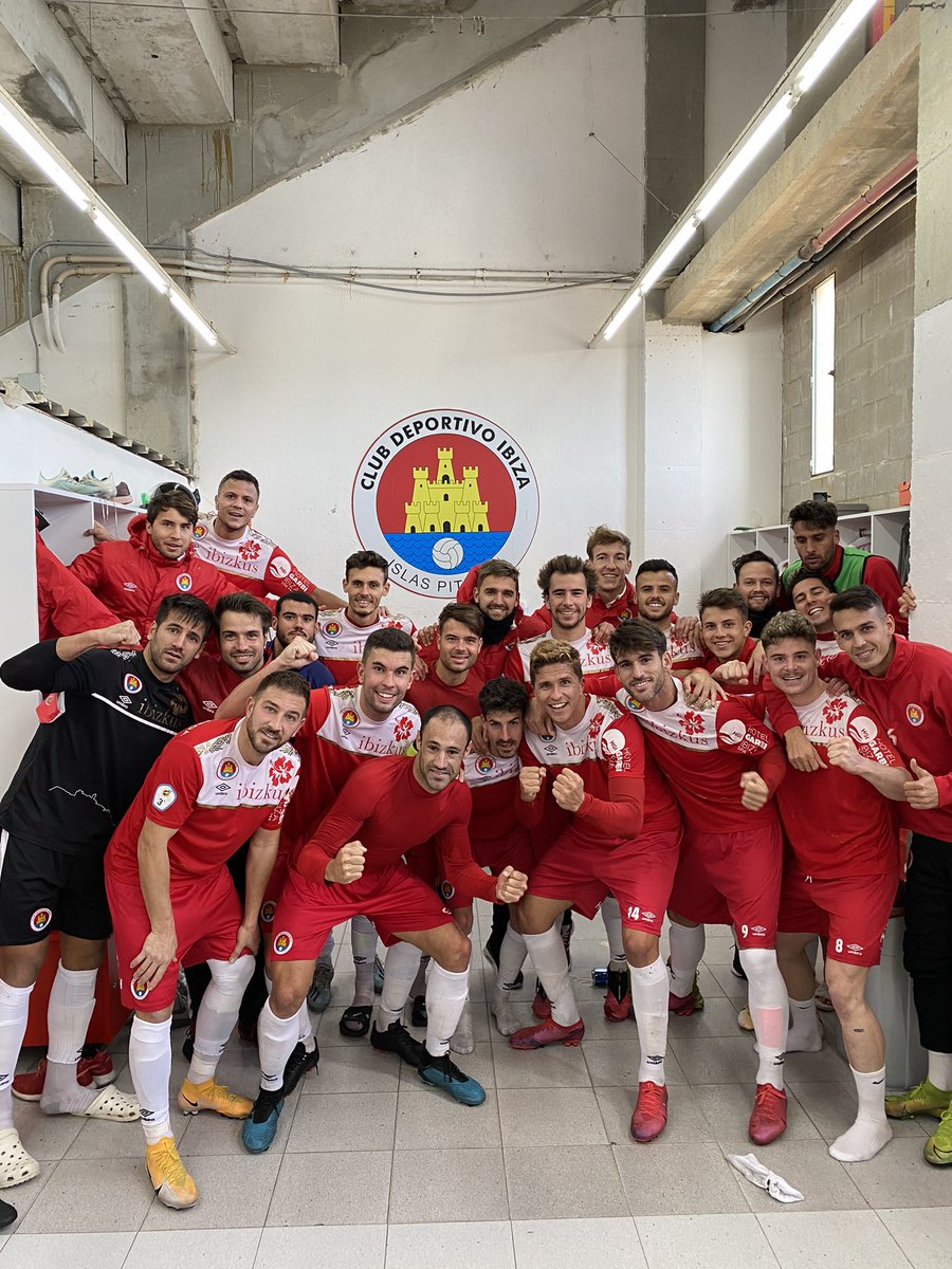 sdibizaip's tweet photo. 🐺 Parece que nos vamos a llevar bien, 2021. 

¡La primera del año! ¡DALE, EQUIPO! 😍

#CDIbizaConstancia #RojoPasión https://t.co/VwxfewvYgV