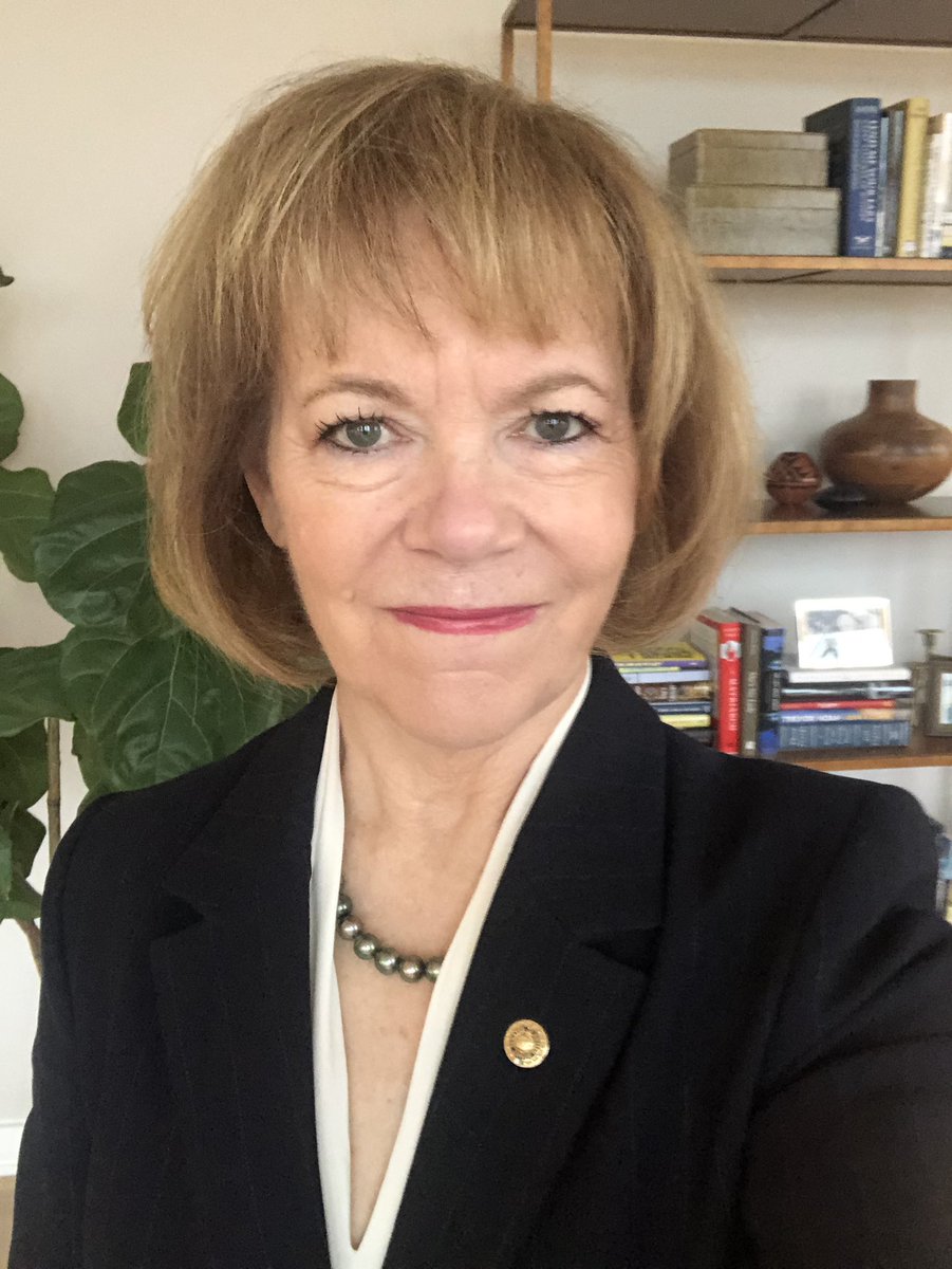 Tina Smith tweet media