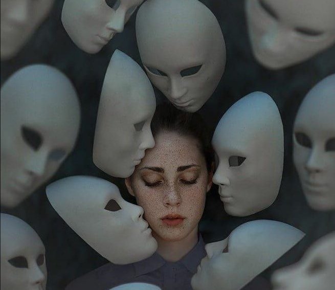 “Konuşan insan, öyle kolay kolay dertten ölmez. bir insan konuşmadı da içine gömüldü müydü, sonu felakettir.”

İnceMemed- YaşarKemal