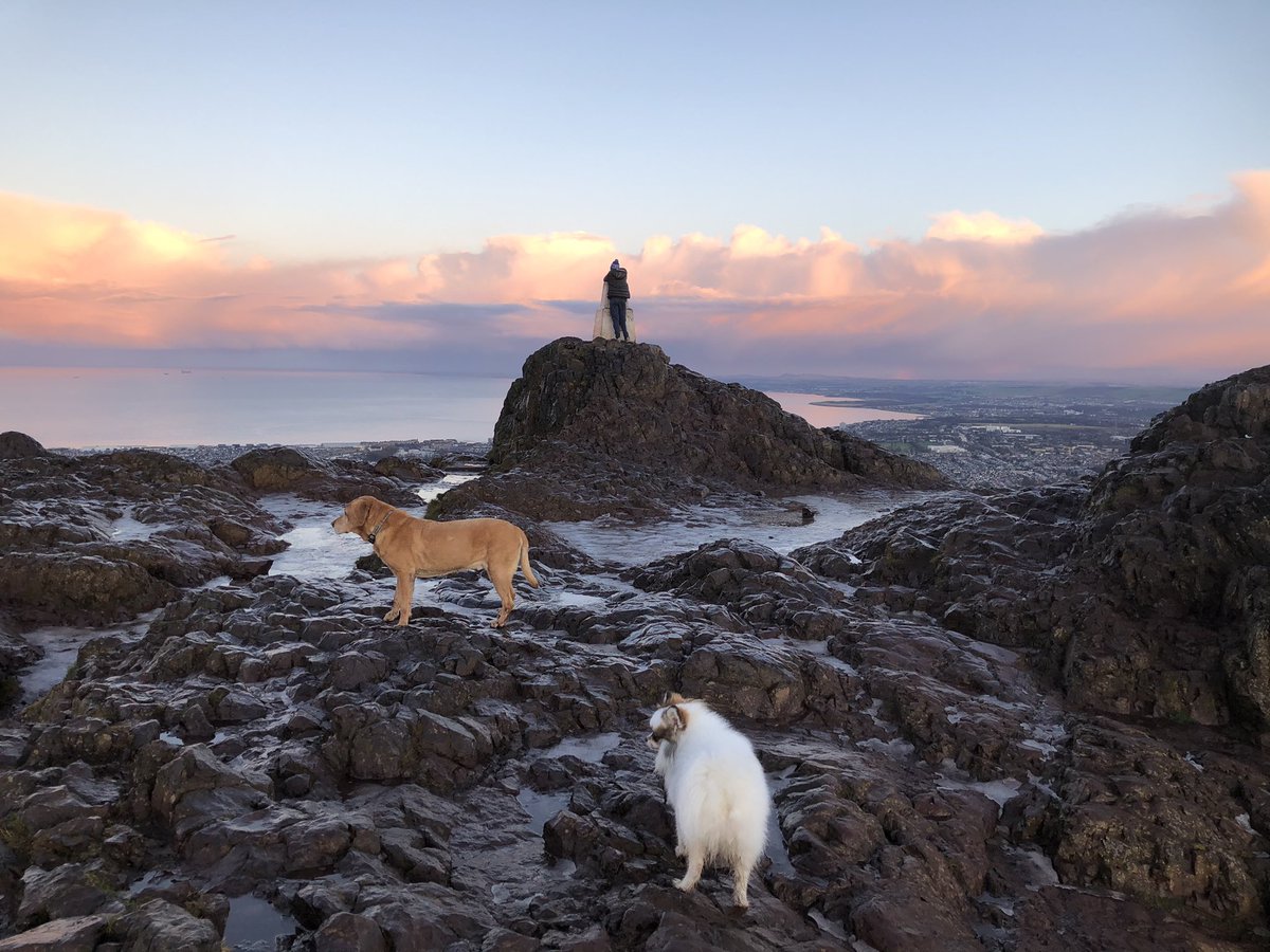 Stunning sunset from the top of Arthur’s Seat this evening