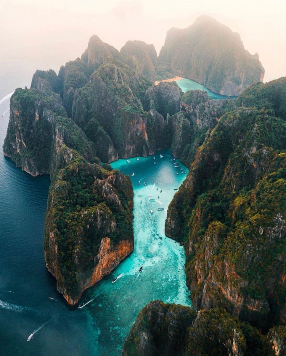 INTERIORPORN1's tweet image. Phi Phi Islands, Thailand 🇹🇭
