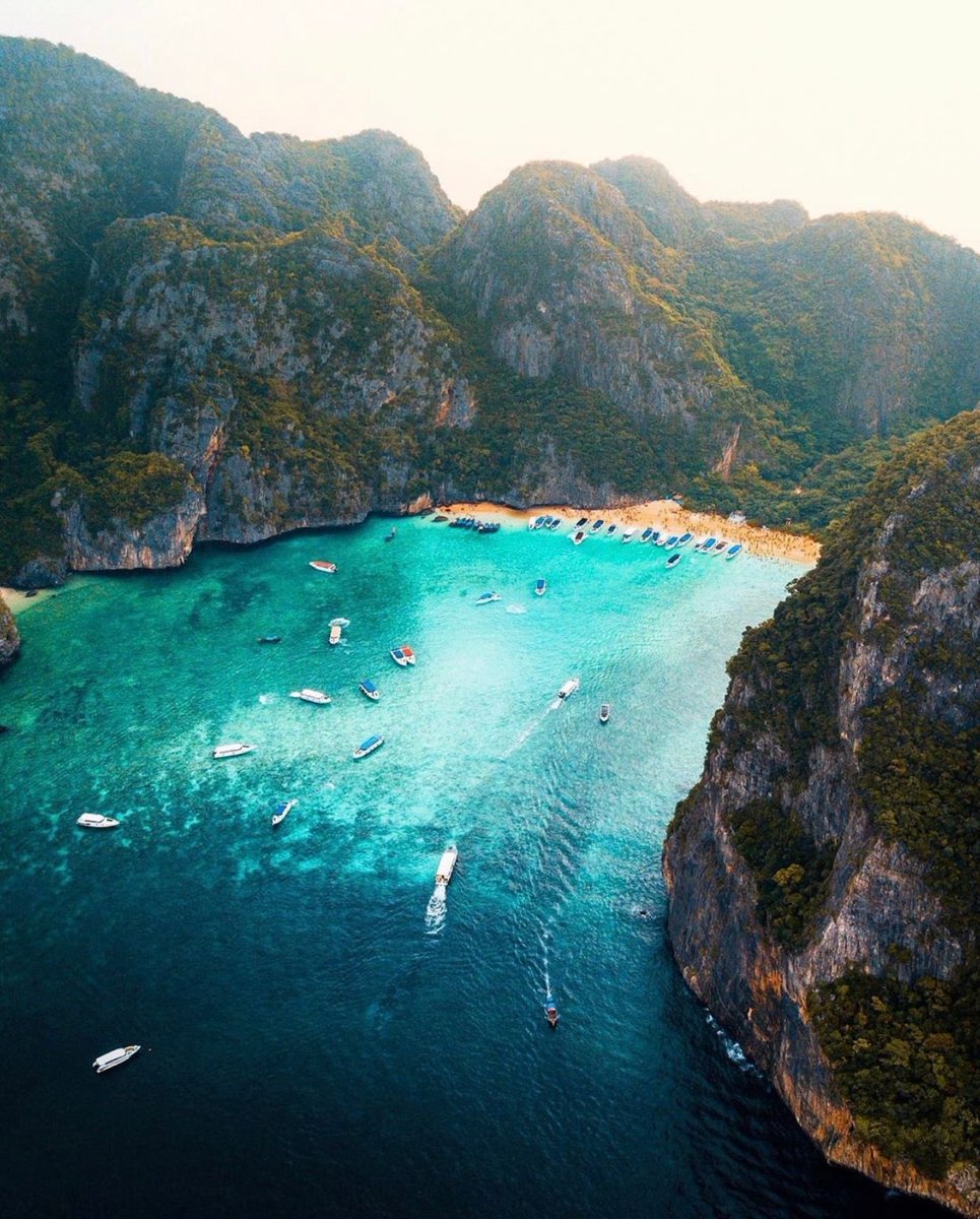 INTERIORPORN1's tweet image. Phi Phi Islands, Thailand 🇹🇭