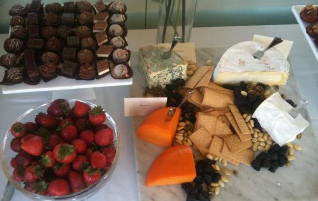 Good friend, good food, good time 🍽 🥂
Who will you be taking out to dinner this weekend?
•
•
•
•
•
#ChicagoFood #ChiGourmet #ChicagoToDoList #ChicagoFoodMag #ChicagoFoodScene #ChicagoFoodGuide #Chicago