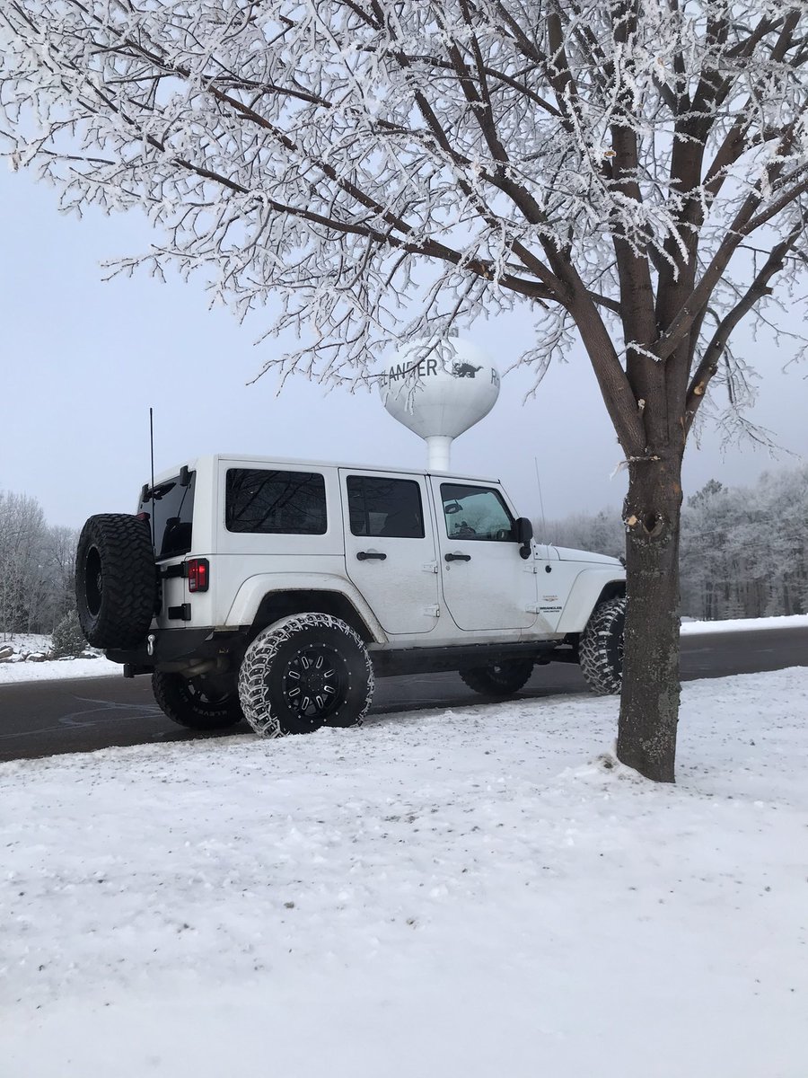 WiscoJeepher's tweet photo. Frozen fog in Northern Wisco #stunning #mothernaturesartwork #frostedworld #jeeplifestyle #jeepislife #jeepwranglerunlimited #sahara https://t.co/7oqVKoAhZh