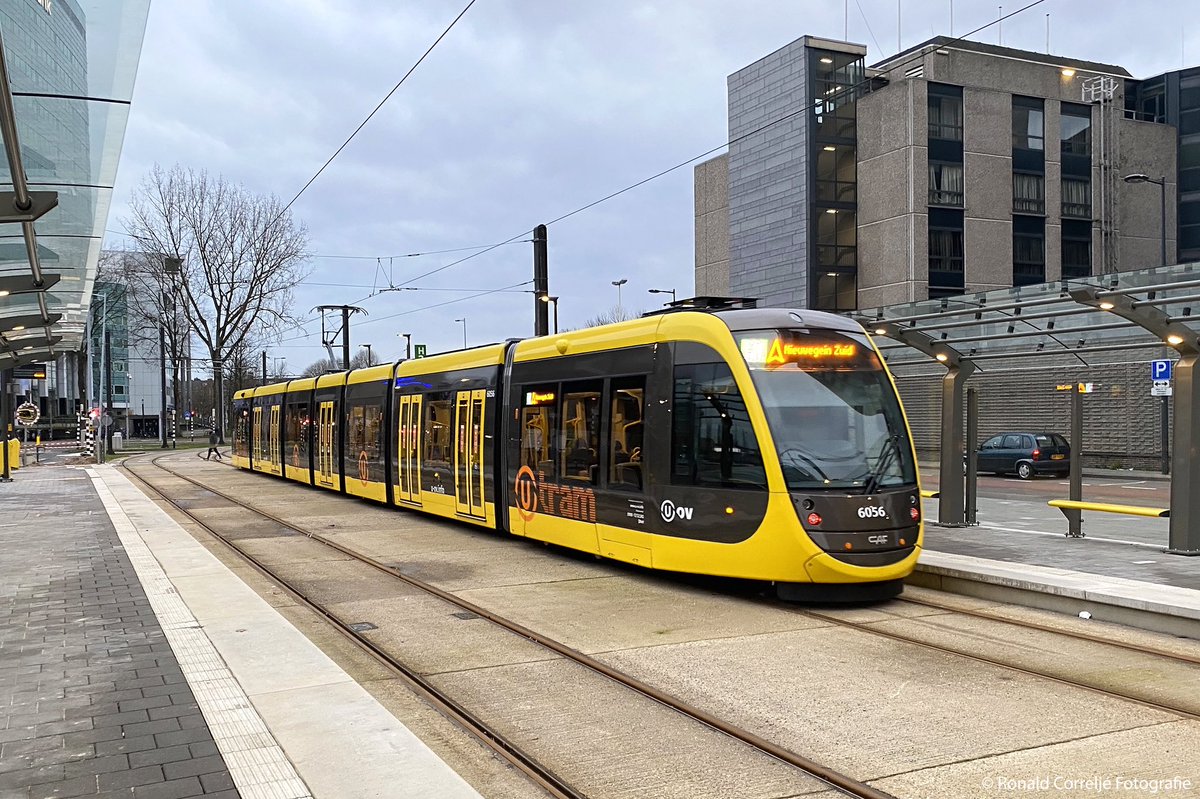 BlikOpUtrecht's tweet photo. Sinds vandaag rijden er weer nagelnieuwe trams tussen Utrecht Jaarbeursplein en Nieuwegein Zuid. https://t.co/ycALx68aTa