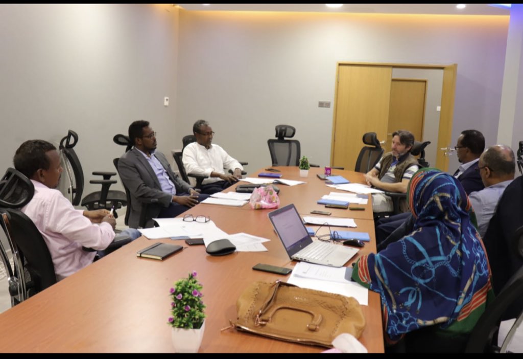 HIPSINSTITUTE's tweet photo. After successful Annual Forum for Ideas (#AFI2020), @HIPSINSTITUTE board of directors meeting commenced at #Martisoor hotel #Garowe, #Pubtland #Somalia;
Executives @AnalystSomalia, @SaneyMursal & @DeqaSultan updated board on 2020 progress & plans for the next 5 years 2021-2025 https://t.co/tm2WZOn1Fk