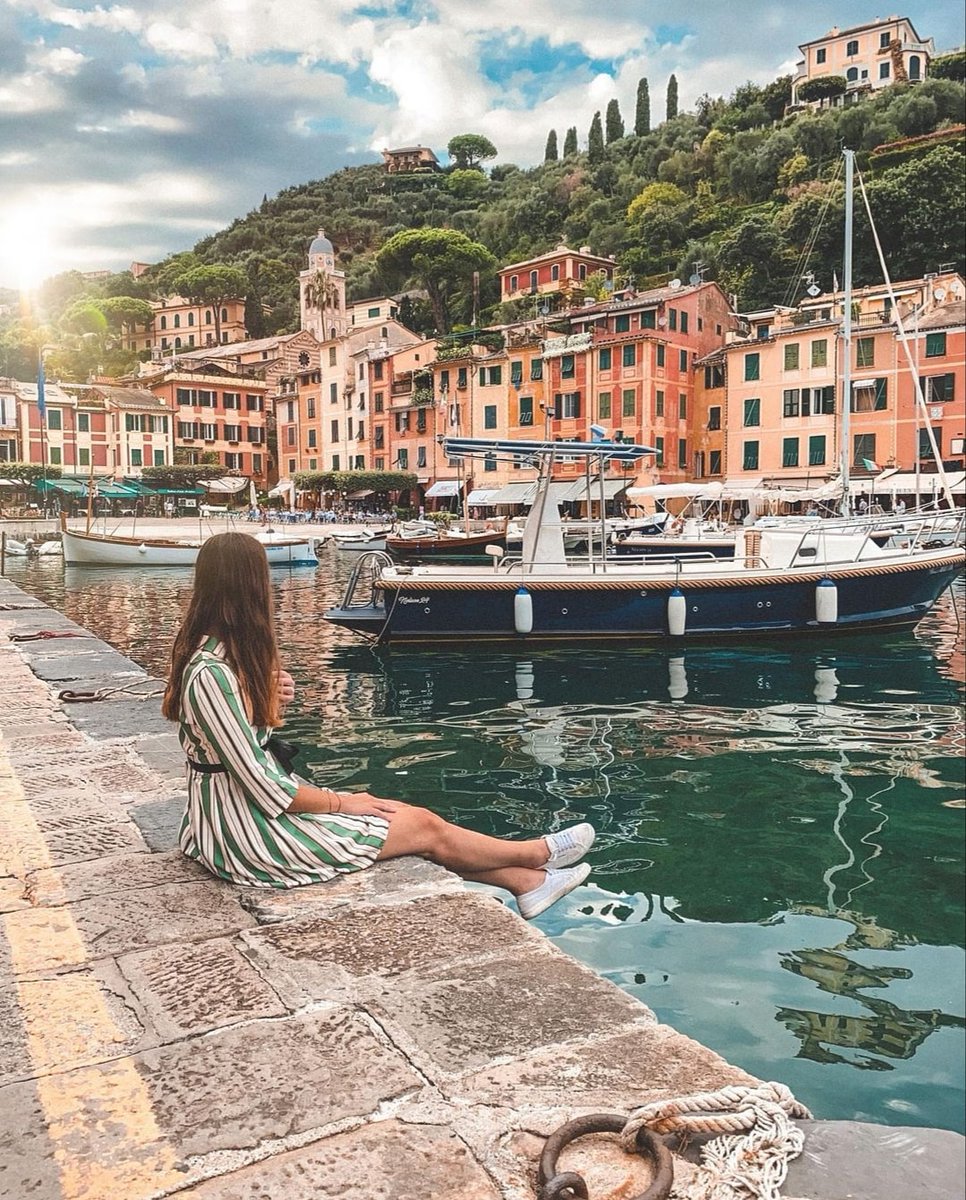 flight_paradise's tweet photo. Stunning fishermen's village on the coast of the Italian Riviera 🌾

Follow: @flightoparadise on insta:
https://t.co/n1LY4y7P29

📸: chiarasomewhere
___________________________

#travel #travelphotography #tripstips #tripsaroundtheworld #tripsabang #trips #voyage #portofino #trip https://t.co/0zQVgSCtAz