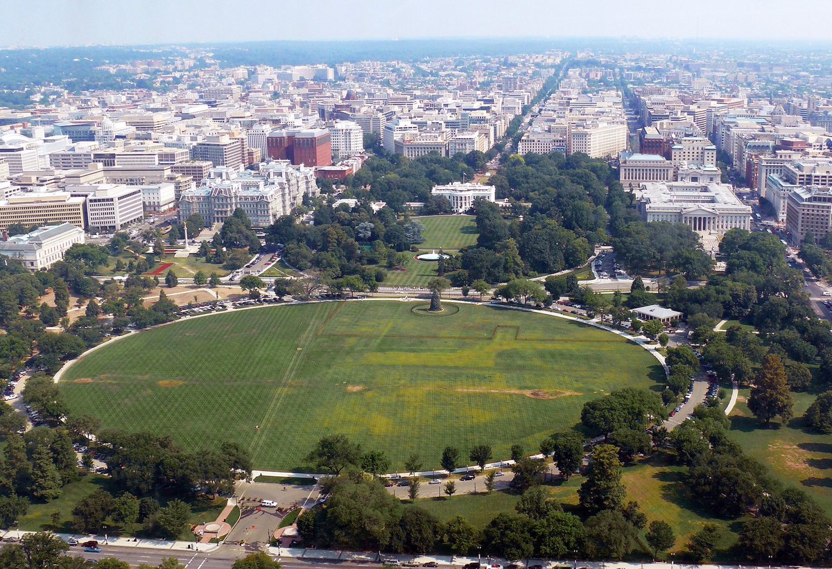 pat_laffreuse's tweet photo. #Election_US 
03/01/21
Le rassemblement pro Trump du 6 janvier aura lieu sur "l'ellipse", une esplanade de 21 hectares et d'une circonférence de 1 km. La Maison Blanche est au fond. https://t.co/6zOdu2jO4S
