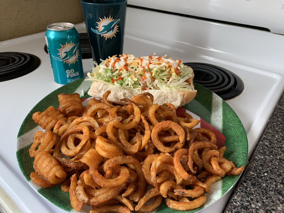 Happy Season Finale Gameday Fins Fam! The Good luck gameday #BuffaloChickenSandwich w/ #CurlyFries is prepared &we are ready to go get this DUB! #FinsUp #OurTimeIsNow @RashadJamaalB @ian693 @Bob_Tizzle432 @awesometravis @GregLikens @ojmcduffie81 Let’s Go @MiamiDolphins ! #TuaTime