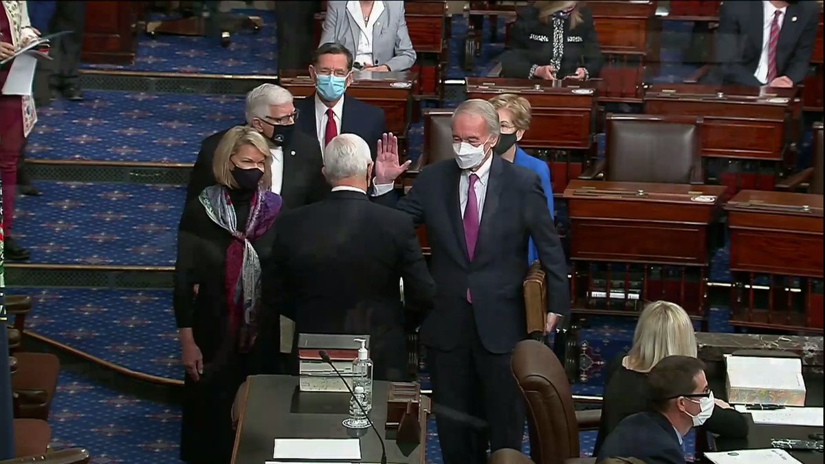 Picture of Senator Ed Markey taking the oath of office on January 3, 2021. 