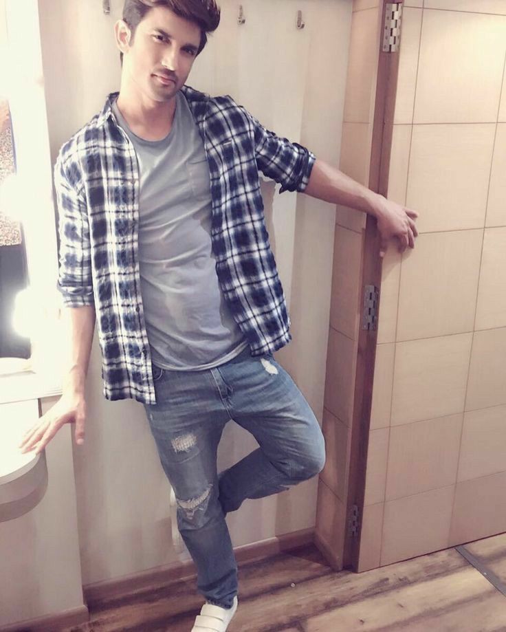 sushantSSRfc's tweet photo. 💫❤
@itsSSR ❤🦋
#SushantSinghRajput #SushantInOurHeartsForever #selfmusing https://t.co/YQILc0alv8