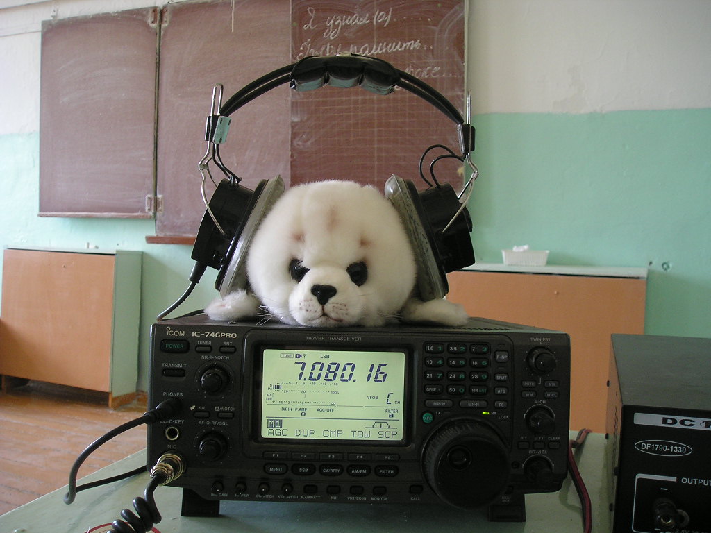 Quite an old photo... When: around 15 years ago. Where: RDA IR-41. What: CQ DE RA9OBG/0 🤓 We were traveling aсross Irkutsk Oblast and staying in some unusual places like this school in a village. That was such an adventure! #hamradio