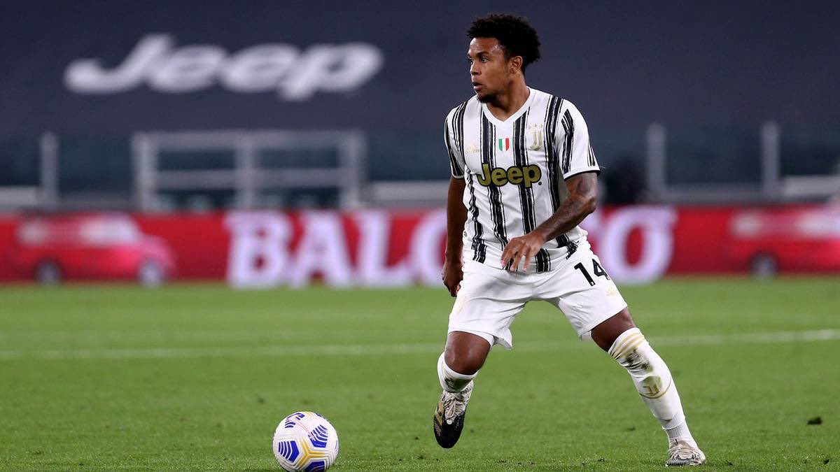 Touches per key pass:1) - Aouar (29.5)2) - McKennie (34.8)3) - Barella (45.5)4) - Valverde (51.9)5) - de Jong (66.8)