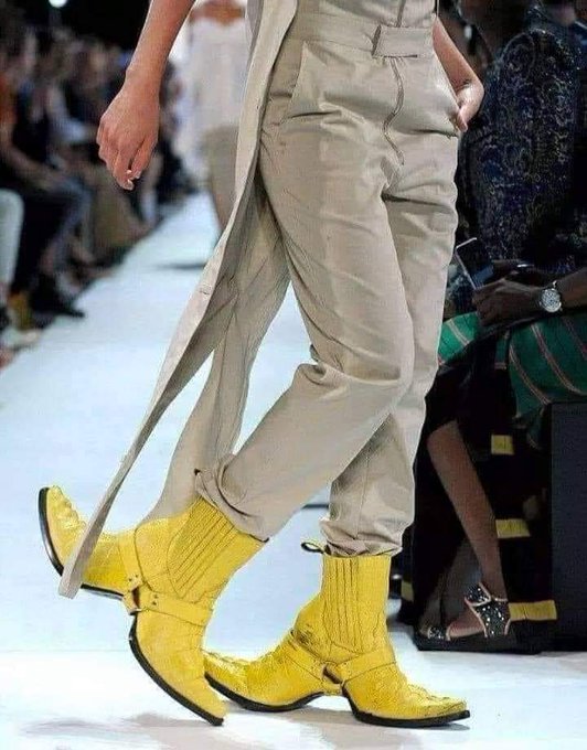 Please tell me this is not the start of fashion for 2021🤦&zwj;♀️ https://t.co/EzdxjirHvK