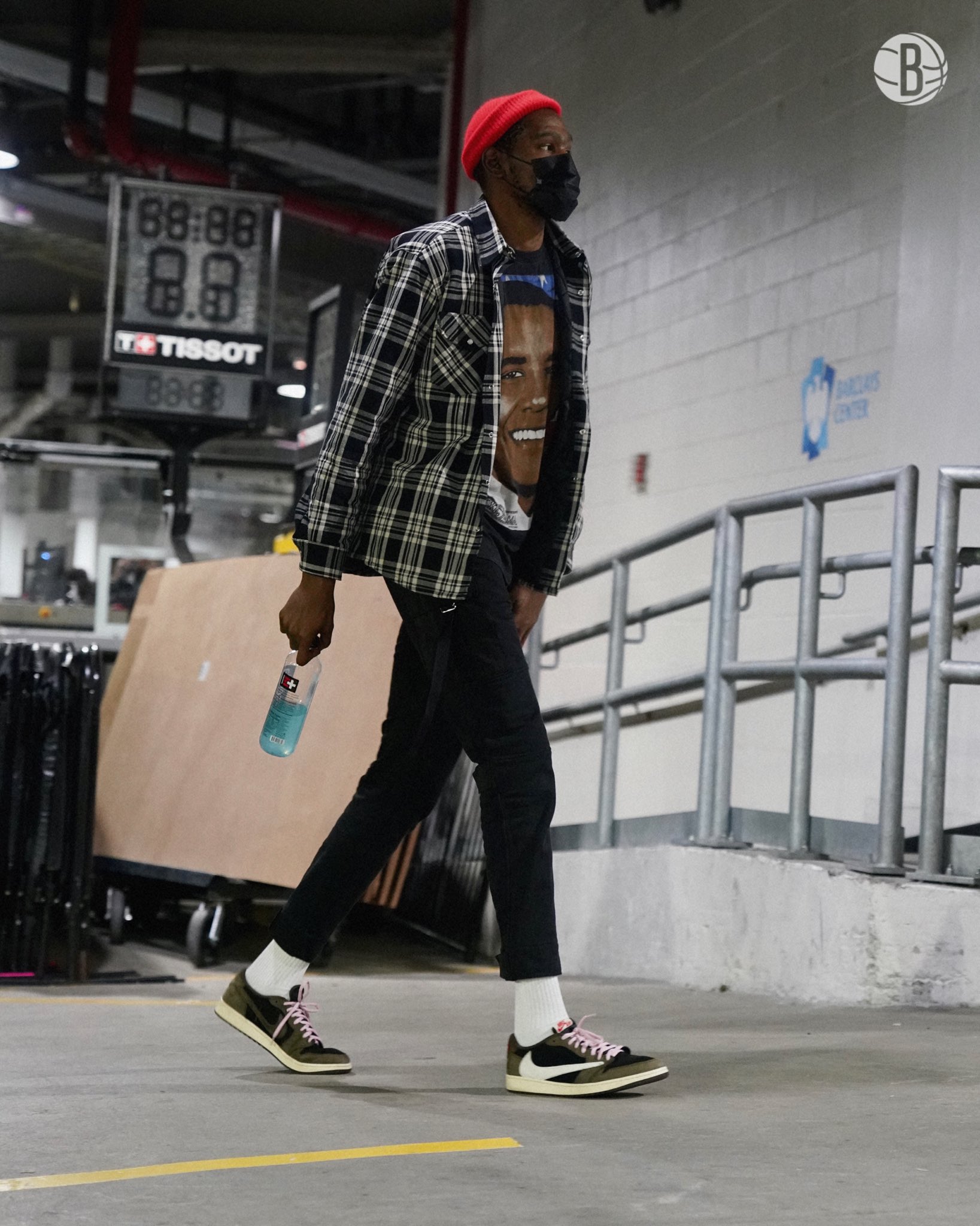 Kevin Durant rocking the @trvisXX Air 